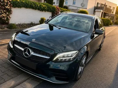 Gebraucht Mercedes C220 AMG 194 PS (142 kW) 2019 Grün Kombi