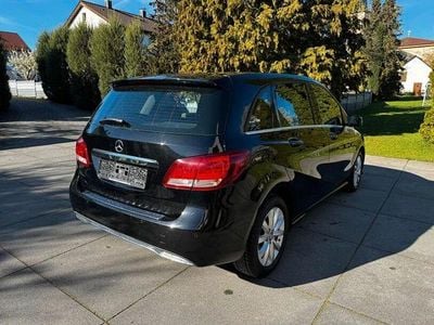 Occasion Mercedes B180 122 PK (89 kW) 2015 Zwart MPV