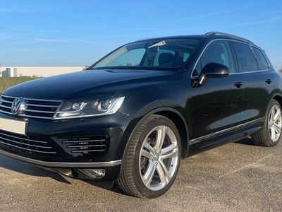 Schwarz Gebraucht 2016 VW Touareg R-line SUV | 25.000 € (Etwas zu teuer)