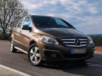 Usata Mercedes B200 136 CV (100 kW) 2009 Marrone Monovolume