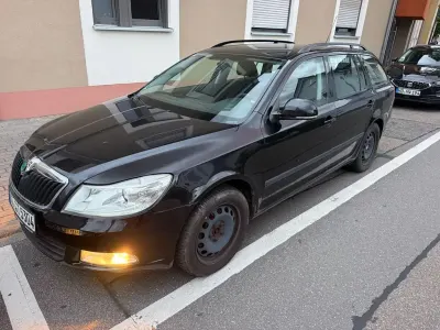 Gebraucht Skoda Octavia Active 105 PS (77 kW) 2013 Schwarz Kombi