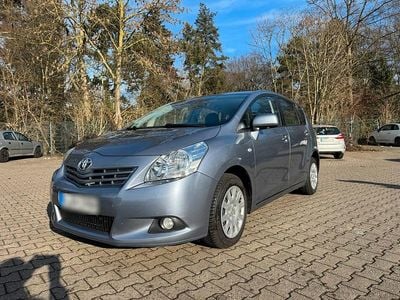 Blau Gebraucht 2010 Toyota Verso Van / Kleinbus | 5.700 € (Fairer Preis)
