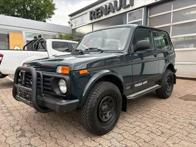 Gebraucht Lada niva 83 PS (61 kW) 2018 Grün SUV