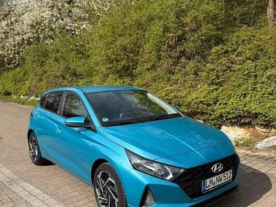 Second-hand Hyundai i20 101 CP (74 kW) 2022 Albastru Hatchback
