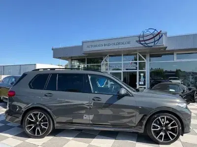 Gebraucht BMW X7 M Sport 333 PS (244 kW) 2022 Grau SUV