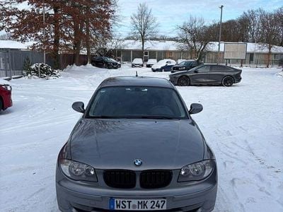 Gebraucht BMW 118 Lifestyle 143 PS (105 kW) 2011 Grau Kleinwagen