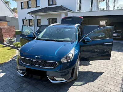 Używany Kia Niro Spirit 141 KM (103 kW) 2018 Niebieski SUV