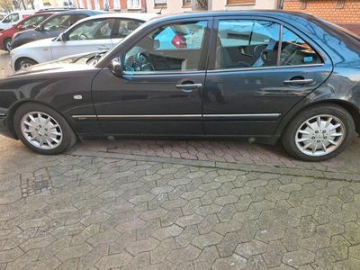 Mercedes E230