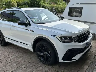 Gebraucht VW Tiguan R-line 200 PS (147 kW) 2024 Weiß SUV