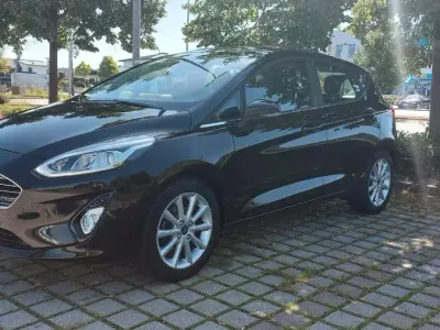 Gebraucht Ford Fiesta Titanium 101 PS (74 kW) 2018 Schwarz Kleinwagen