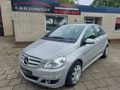 Gebraucht Mercedes B200 140 PS (102 kW) 2009 Silber Van / Kleinbus