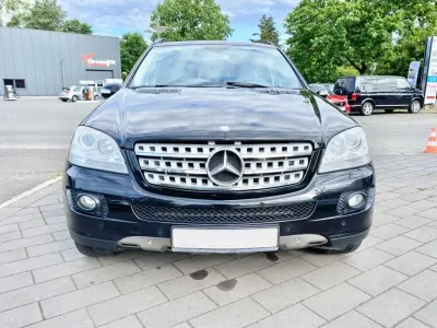 Gebraucht Mercedes ML320 224 PS (164 kW) 2006 Schwarz SUV