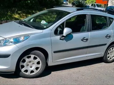 Gebraucht Peugeot 207 95 PS (69 kW) 2008 Silber Kombi
