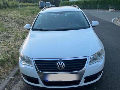 Weiß Gebraucht 2010 VW Passat Comfortline Kombi | 2.550 € (Guter Preis)
