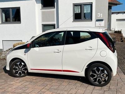 Gebraucht Toyota Aygo X-play 72 PS (52 kW) 2019 Weiß Kleinwagen