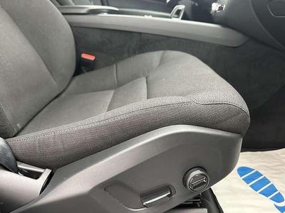 Usata Volvo XC60 Momentum 197 CV (144 kW) 2022 Rosso SUV
