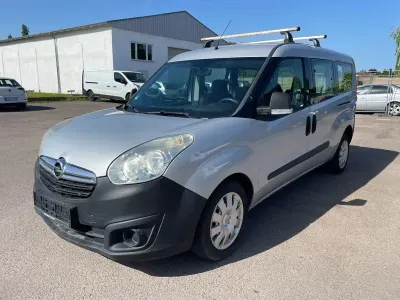 Gebraucht Opel Combo 105 PS (77 kW) 2018 Silber Van / Kleinbus