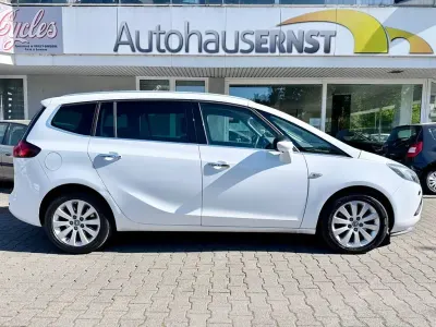 Usata Opel Zafira Tourer Innovation 165 CV (121 kW) 2012 Bianco Monovolume