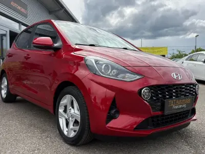 Gebraucht Hyundai i10 Edition 30 67 PS (49 kW) 2022 Rot Kleinwagen