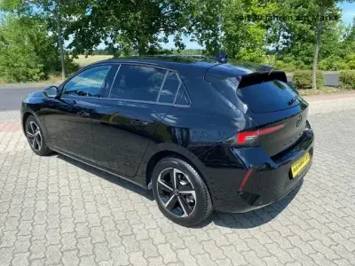 Gebraucht Opel Astra 131 PS (96 kW) 2025 Lackierung schwarz perla nera/ Kleinwagen