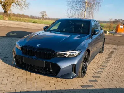 Gebraucht BMW 318 M Sport 156 PS (114 kW) 2025 Blau Limousine