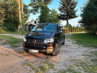 Second-hand VW Multivan 204 CP (150 kW) 2021 Negru Monovolum