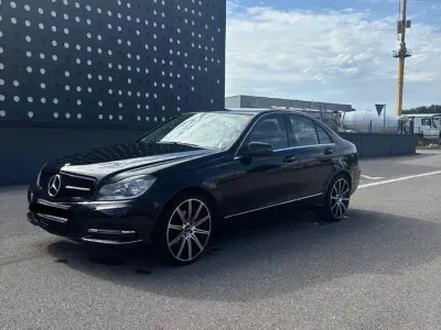 Gebraucht Mercedes C250 Avantgarde 204 PS (150 kW) 2012 Schwarz Limousine