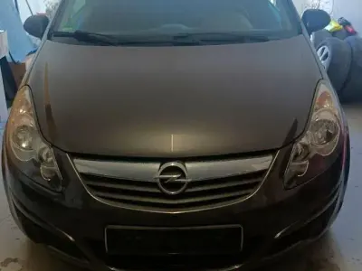 Używany Opel Corsa Edition 87 KM (63 kW) 2010 Szary Hatchback