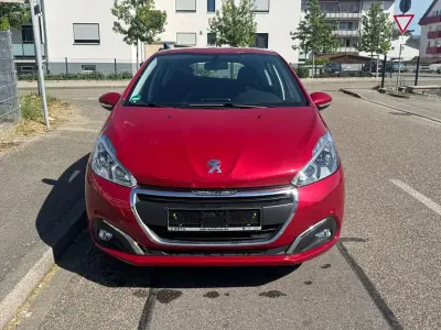 Usata Peugeot 208 Active 82 CV (60 kW) 2018 Rosso Utilitaria