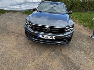 Gebraucht VW Tiguan Allspace R-line 245 PS (180 kW) 2024 Grau SUV