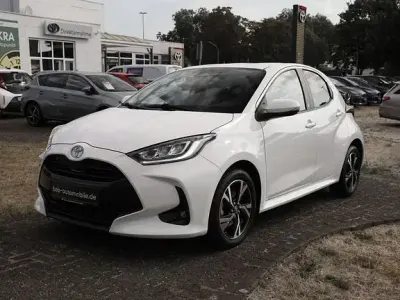 Gebraucht Toyota Yaris Comfort 116 PS (85 kW) 2024 Super white Kleinwagen