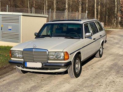 Second-hand Mercedes E230 136 CP (100 kW) 1984 Alb Break