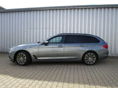 Gebraucht BMW 530 Sport Line 252 PS (185 kW) 2018 Grau Kombi
