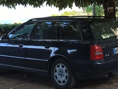 Gebraucht Audi A4 125 PS (91 kW) 1999 Blau Kombi