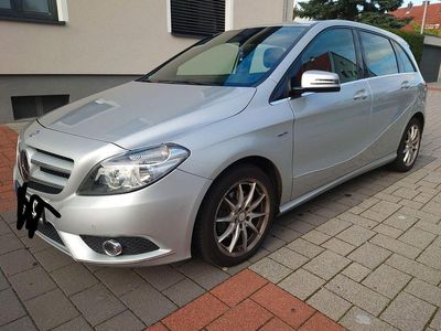 Mercedes B180
