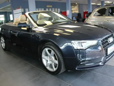 Gebraucht Audi A5 Cabriolet Sport 170 PS (125 kW) 2013 Blau Cabrio