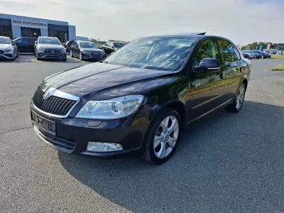 Gebraucht Skoda Octavia Elegance 122 PS (89 kW) 2013 Schwarz Limousine