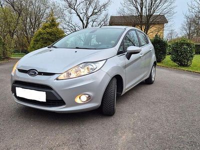 Gebraucht Ford Fiesta 82 PS (60 kW) 2011 Silber Kleinwagen