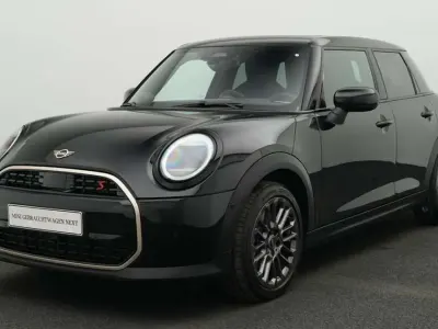 Gebraucht Mini Cooper S Favoured 204 PS (150 kW) 2025 Schwarz Kleinwagen