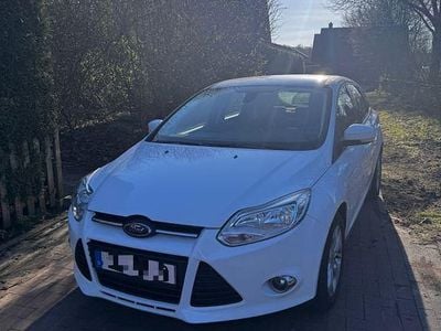 Gebraucht Ford Focus Trend 125 PS (91 kW) 2011 Weiß Limousine