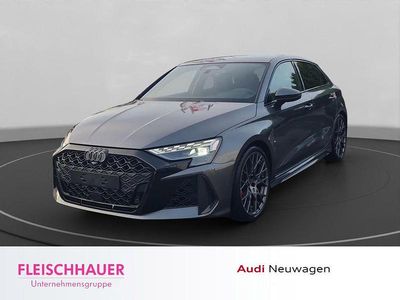 Rot Neu 2025 Audi RS3 Comfort Limousine | 75.990 €