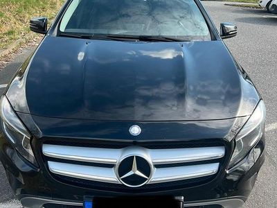 Gebraucht Mercedes GLA180 109 PS (80 kW) 2015 Schwarz SUV