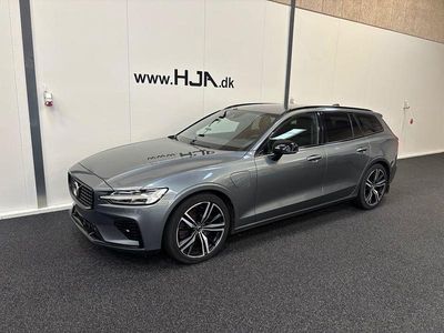Grau Gebraucht 2021 Volvo V60 R-Design Kombi | 22.500 € (Guter Preis)