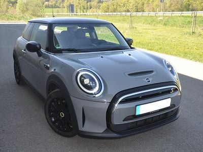 Begagnad Mini Cooper SE Classic 135 kW (184 HK) 2021 Grå Halvkombi