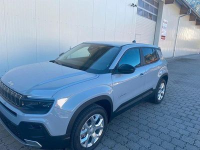 Neu Jeep Avenger Altitude 101 PS (74 kW) 2025 Grau SUV