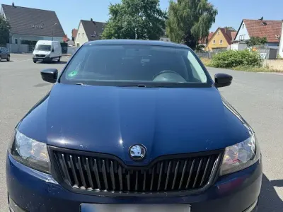 Gebraucht Skoda Rapid Active 95 PS (69 kW) 2018 Blau Kleinwagen