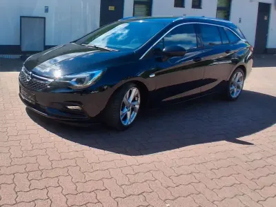 Gebraucht Opel Astra Dynamic 160 PS (117 kW) 2016 Schwarz Kombi