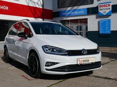 Weiß Gebraucht 2019 VW Golf Sportsvan IQ Drive Van / Kleinbus | 14.990 € (Etwas zu teuer)