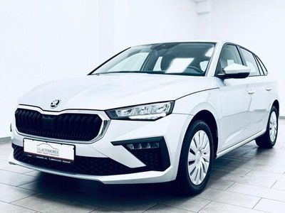 Silber Gebraucht 2024 Skoda Scala Essence Kleinwagen | 19.780 € (Superpreis)