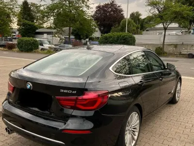 Gebraucht BMW 320 190 PS (139 kW) 2019 Schwarz Limousine